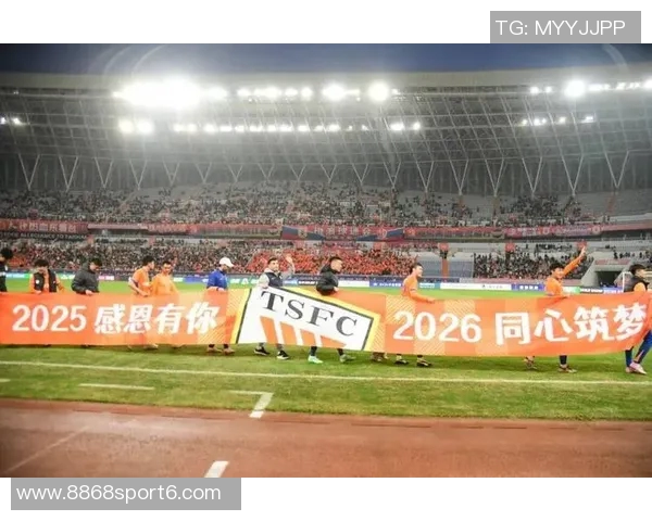 橙衣传奇再现鹏起泰山他以12战9不败点燃球队希望与信念